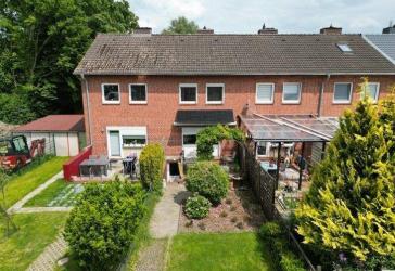 Vermietetes Reihenmittelhauses (2011 kernsaniert) in ruhiger Seitenstraßenlage von Heide, Kreis Dithmarschen