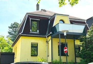 Tolles, komplett saniertes Zweifamilienhaus in Bestlage von WSF