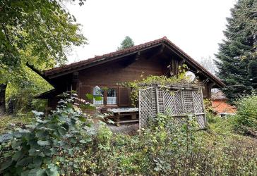 Kleines Holzhaus mit schönem Grundstück in Passau-Heining