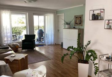 Sonnige 2 Zimmerwohnung mit Garten und Garage