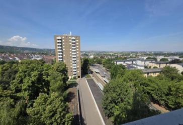 9 OG - Stuttgart-Giebel, ideal geschnittene 3-Zim-Wohnung in einem Mehrfamilienhaus mit Balkon