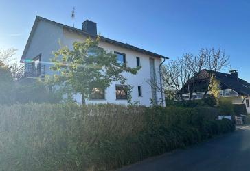 Zweifamilienhaus auf 966 qm Grundstück mit Ausbaupotenzial in einer ruhigen aber dennoch zentralen Lage in Hennef-Weldergoven