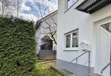 Mehr Platz zum Leben! Großzügiges Reiheneckhaus mit 5 Zimmern und Keller