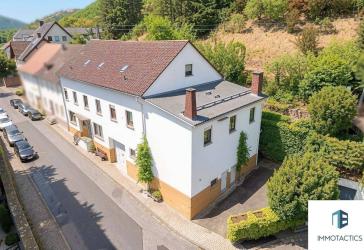 Viel Platz für mehrere Generationen: 296m² Wohnfläche,Garten,Terrasse & Doppelgarage in ruhiger Lage
