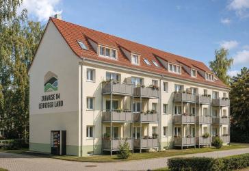 IHR ERSTBEZUG IN IDYLLISCHER LAGE | Traumhafte 4-Raum-Wohnung mit Süd-Balkon und Tageslichtbad