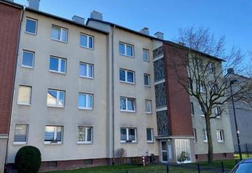 LEER WERDENDE 3 ZIMMER WOHNUNG MIT SÜDBALKON!