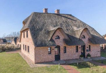 Reetdach-Highlight am Schleiufer: Charme trifft Luxus