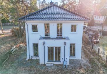 Modernes Einfamilienhaus in Bestlage von Eichwalde - Wohnen zwischen Stadt & Natur
