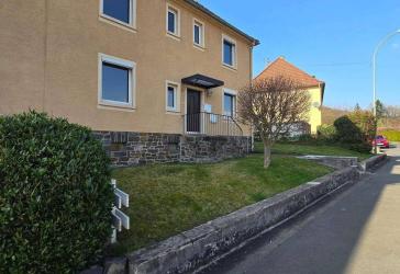 DHH in ruhiger, naturnaher und zentraler Wohnlage (auch als 2-FH nutzbar)
