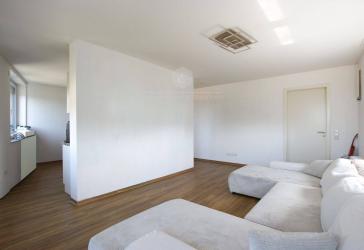 Moderne 3- Zimmer-Wohnung am Klukkerthafen