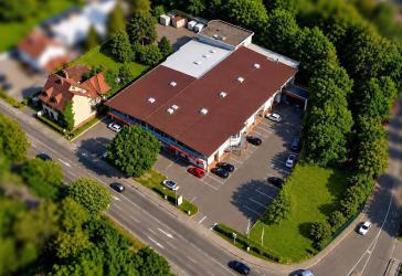 Gewerbeimmobilie in Lahrer Toplage: 70 Stellplätze, hohe Verkehrsfrequenz & vielseitige Nutzung