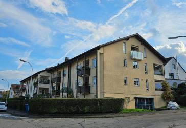 SELTEN! Sehr schöne 3,5 Zi-Wohnung mit Sondernutzungsrecht an eigenem Gartenanteil