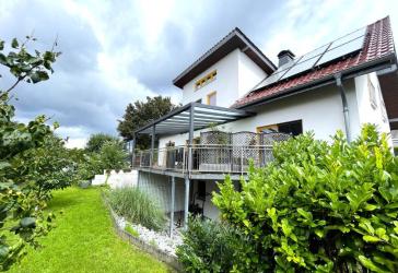 Geräumiges Einfamilienhaus mit Einliegerwohnung in familienfreundlicher Wohnlage