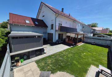 „Provisionsfrei“ Familienfreundliche DHH mit ausgebauter Doppelgarage