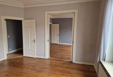 Charmante 3-Zimmer-Altbauwohnung mit Balkon in zentraler Lage