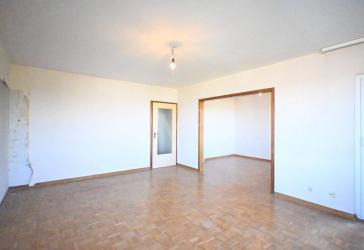 Großzügiges Wohnen mit Weitblick - 5-Zimmer-Wohnung mit zwei Balkonen auf Erbpachtgrundstück