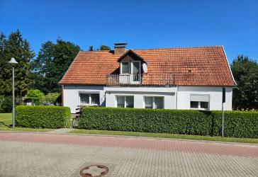 Viel Platz für neue Ideen - Sanierungsbedürftiges Einfamilienhaus auf großzügigem Grundstück