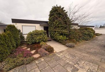 Bungalow mit Garten und Garage in beliebter Lage