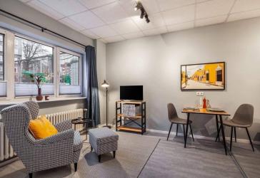Ab SOFORT frei: Saniert u. Möbliert, Apartments in Kiel