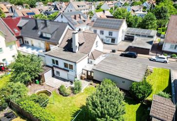 Zentral gelegenes Einfamilienhaus mit herrlichem Garten und vielseitigen Nutzungsmöglichkeiten