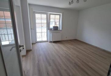Erstbezug nach Sanierung 2 Zimmer Wohnung PAF 2 Minuten ins Zentrum