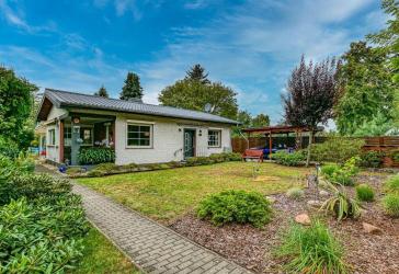 Kleiner Bungalow mit wunderschönem Garten - Wohlfühloase für 2