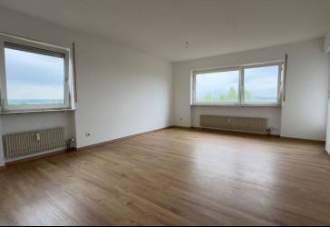 (Anfragen nur per eMail) -Ruhige und gepflegte Drei-Zimmer-Küche-Bad Wohnung in Darmstadt-Wixhausen