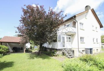 Bezugfreies Zweifamilienhaus mit Top-Potenzial in Tettnang-Laimnau!