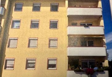 Lichtdurchflutete 4-ZI-Wohnung, in Uni-Nähe, Balkon, EBK, WG-geeignet!