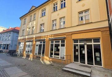attraktive Gewerbefläche im Herzen von Senftenberg, direkt am Markt