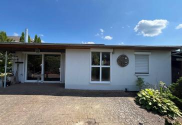 Baugrundstück mit schönem Bungalow