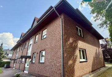 Gemütliche 3-Zimmer-Dachgeschosswohnung mit Loggia und Garage