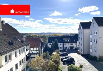 am historischen Obermarkt mit Blick über Frankenberg