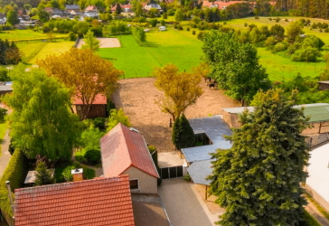Ein Zuhause für Mensch und Pferd - Gepflegtes Anwesen mit Reitplatz und arrondierten Weideflächen