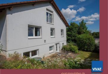 Großes EFH mit ELW (bisher Ferienwohnung) in Aussichtslage von Rod an der Weil. Käuferprovisionsfrei
