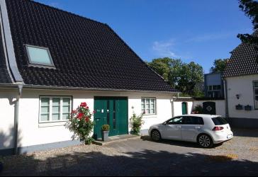 Sehr schönes Haus mit vielfältigen Möglichkeiten mitten im familienfreundlichen Tarup