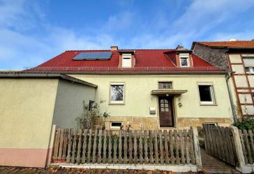 Charmantes Einfamilienhaus mit Wintergarten