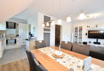 Obergeschosswohnung mit Balkon in zentraler Lage am Untenende!