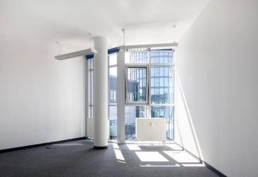 'THE VIEW': Büro zum Innenhof in ruhigem SHARED OFFICE Bereich