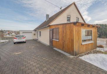 Wenn da nicht die Sonne aufgeht: großzügiges 2 Familienhaus in markanter Halbhöhenlage, mit viel Charme und Licht