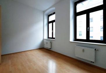 Schloßchemnitz nahe Schloßteich - Helle 3-Raum-Wohnung mit Balkon, Wannenbad mit Dusche, Abstellkammer