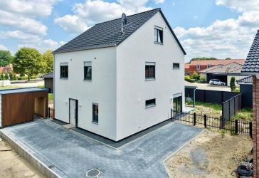 Modernes Neubau-Einfamilienhaus in attraktiver Lage von Neuenhaus