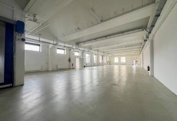 5.100 m² Hallenfläche in Coswig bei Dresden zur Miete! Bei Bedarf Teilbar!