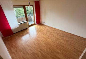 Zweistöckige 4-Zimmer-Wohnung mit Balkon, Terrasse & Garage (Langert)