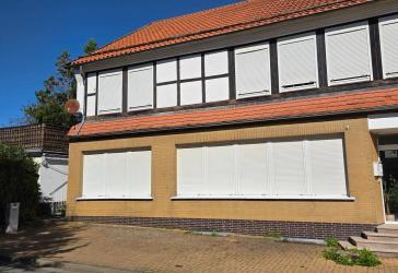 Geräumige Wohnung über Büro