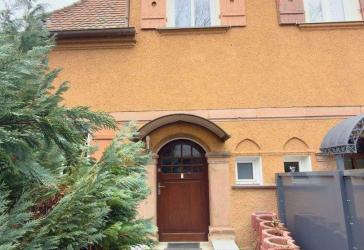 Doppelhaushälfte von ca 1912 im Ensembleschutz - Renoviert - 4 Zimmer, Garten mit platz für Kinder in Nürnberg-Werderau