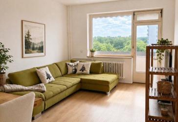 Hochwertig modernisierte 3-Zimmer-Wohnung mit Westbalkon und Weitblick - maklerfrei