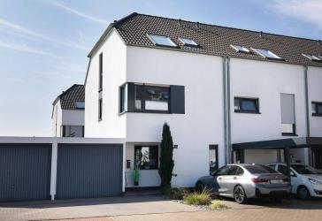 Reihenendhaus KfW 55 mit Wintergarten in Langenfeld