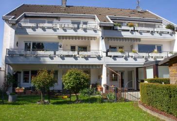 schöne 3 Zimmerwohnung mit Terrasse und Wintergarten
