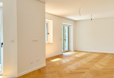 BEZUGSFERTIG - kernsanierter Altbau Fischgrätparkett uvm.
